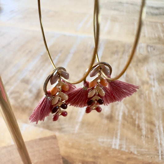 Boucles d’oreilles créoles pompons rose