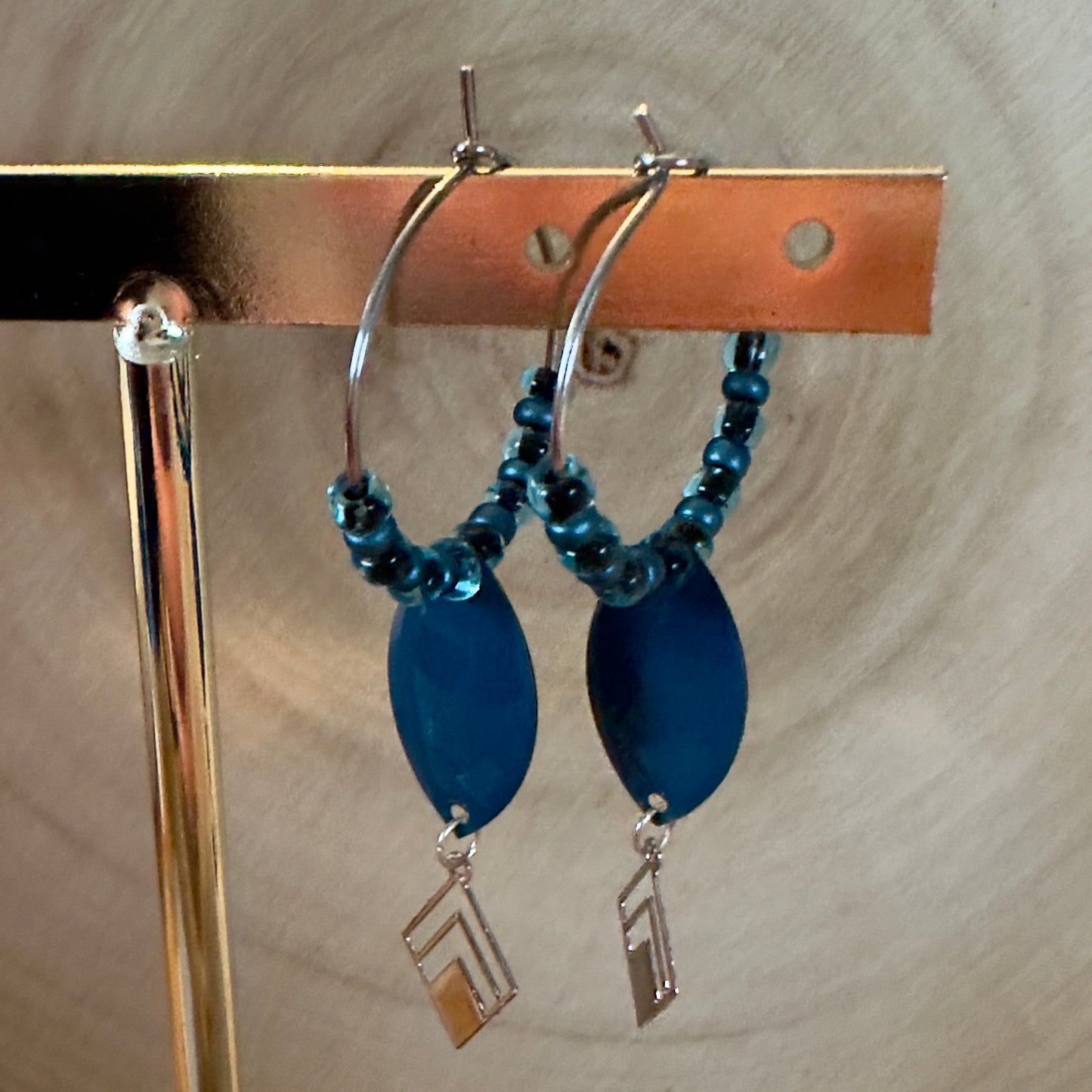 Boucle d’oreilles bleu marine